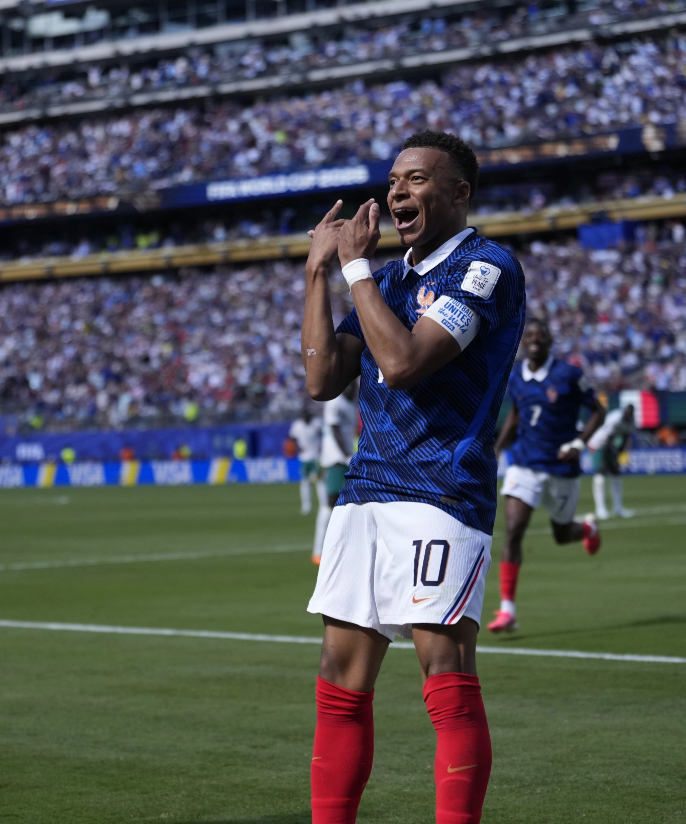 De la mano de Mbappé, Francia venció a Senegal en su debut