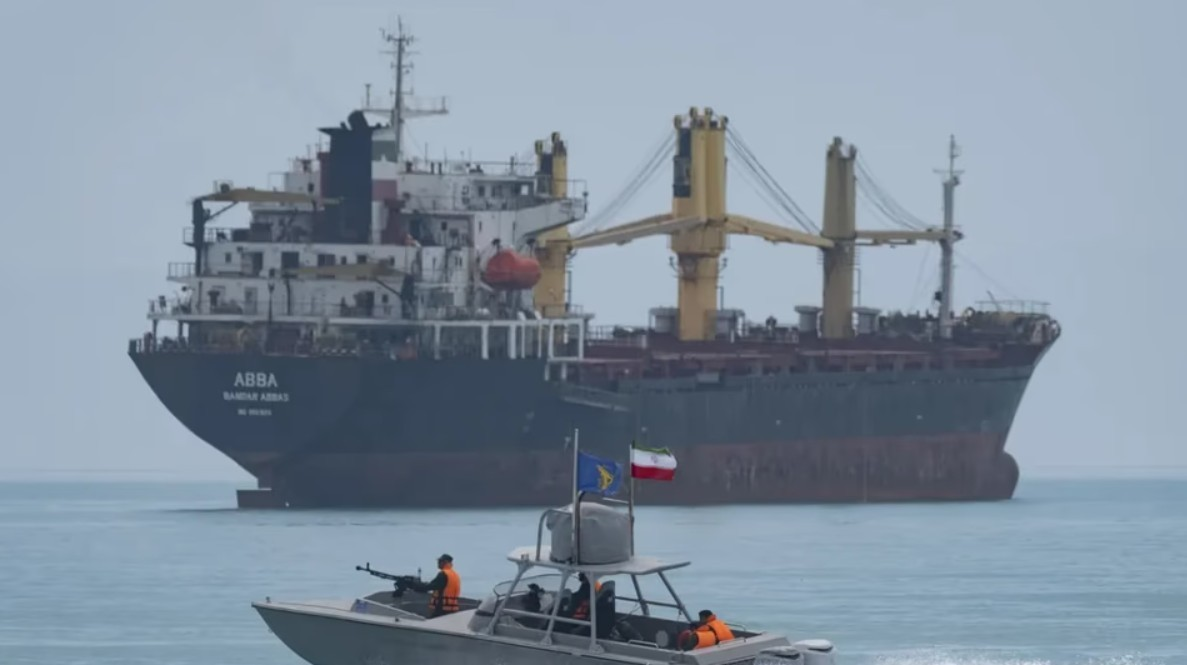Irán cierra Ormuz por ataques en Líbano y acusa a EE.UU. de “romper el pacto"