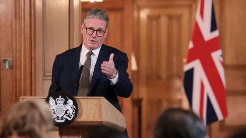 Reino Unido: renunció el primer ministro británico, Keir Starmer, y se agrava la crisis política