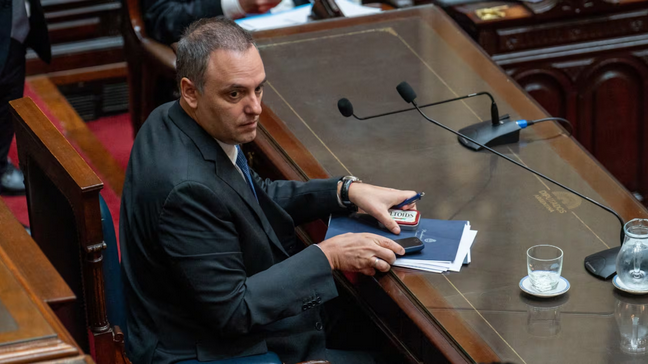 Senado: Manuel Adorni contradijo la versión de Bullrich y se puso a disposición para dar su informe