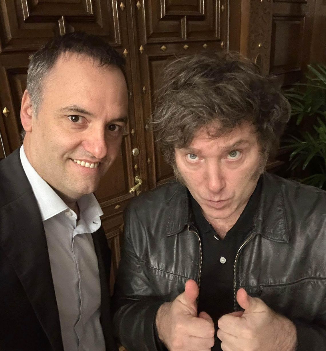 Javier Milei regresó de España y empieza a definir el futuro de Manuel Adorni
