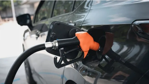 La inflación desacelera, pero la city enciende alarmas por el devenir en el precio de los combustibl