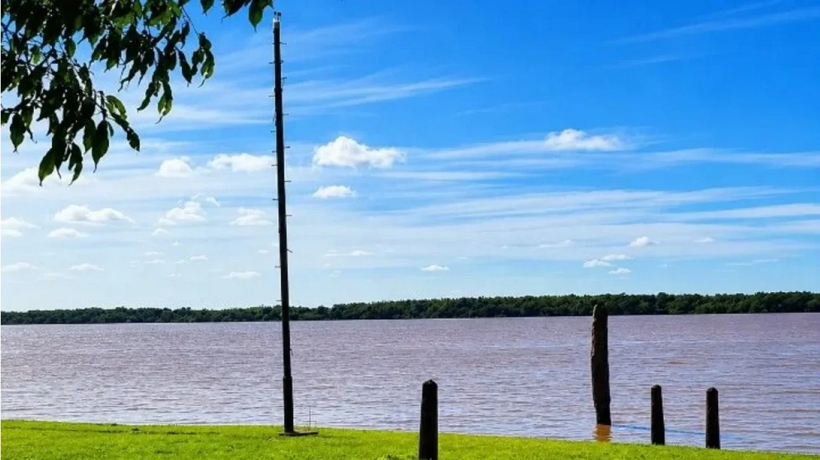 El río Uruguay comenzó a descender y trae alivio a Santo Tomé y Paso de los Libres