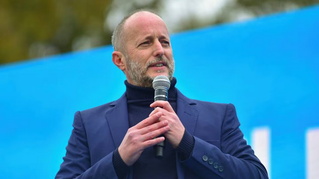 Causa de los fajos de dólares: la Justicia investiga si remodelaron el vestidor de la casa de Martín