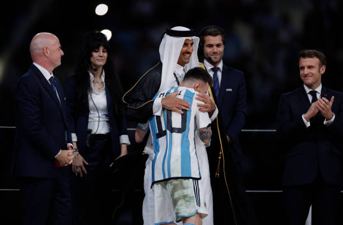 Falleció Hamad bin Khalifa Al Thani, el ex emir que le entregó la Copa del Mundo a Messi