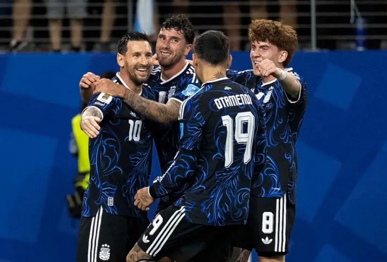 Confirmado: Argentina jugará la semifinal ante Inglaterra con la camiseta azul