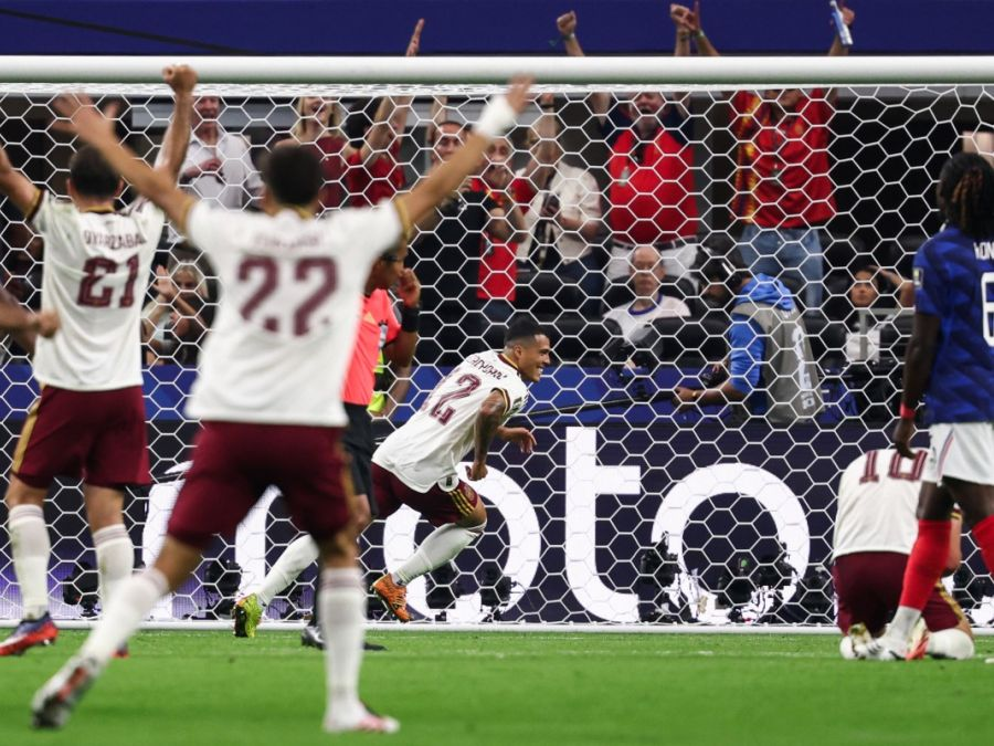 España fue un show de la tenencia, barrió a Francia y está en la final