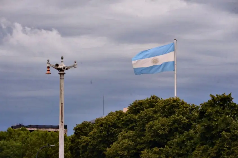 Miércoles con cielo algo nublado y fuertes ráfagas de viento: el pronóstico para este 15 de julio en