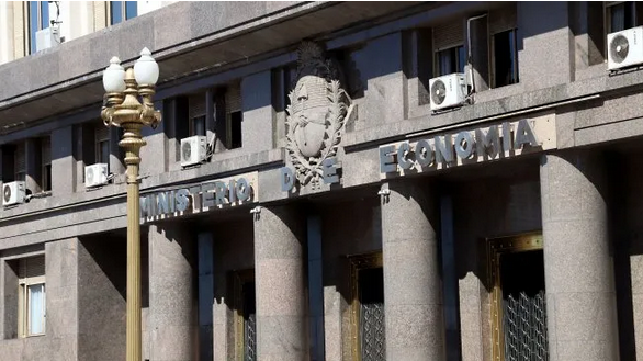 Deuda: Economía captó u$s470 millones con el nuevo Bonar 2029 y logró un rollover en pesos del 183%