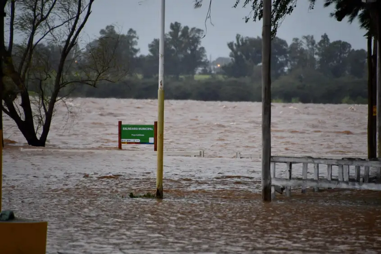 Alerta en seis localidades por la crecida del río Uruguay