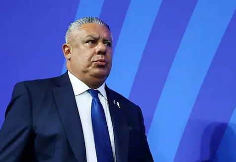 La Justicia de Estados Unidos incautó el celular de Chiqui Tapia y fue citado a declarar