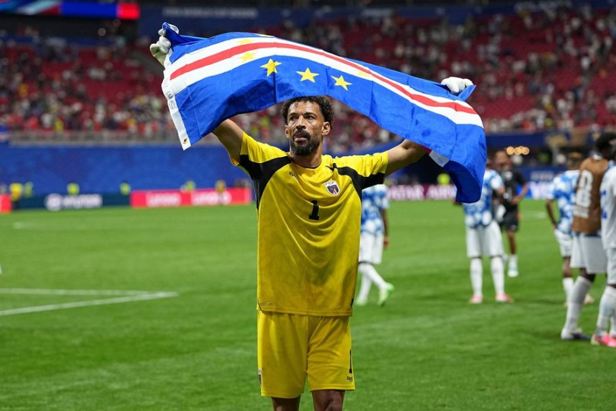 Vozinha, estrella de Cabo Verde en el Mundial, es el nuevo arquero de Colo Colo