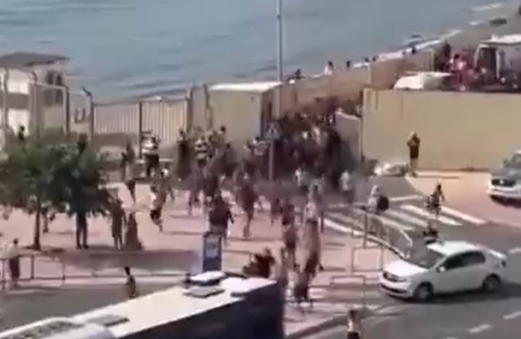 Más de 2.000 personas llegaron durante los últimos días al enclave español.