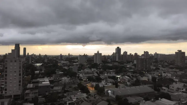 Lunes con alerta amarilla por tormentas fuertes: el pronóstico para este 3 de agosto en Corrientes