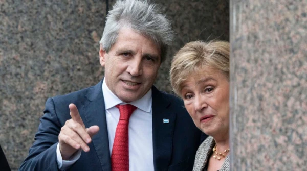 El Gobierno pone en marcha el plan que acordó con el FMI