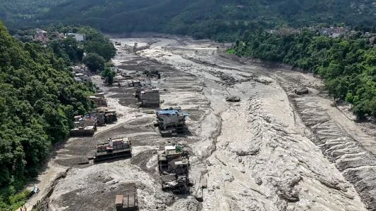 Al menos 359 muertos y más de 1.300 desaparecidos tras los deslaves entre Nepal y el Tíbet