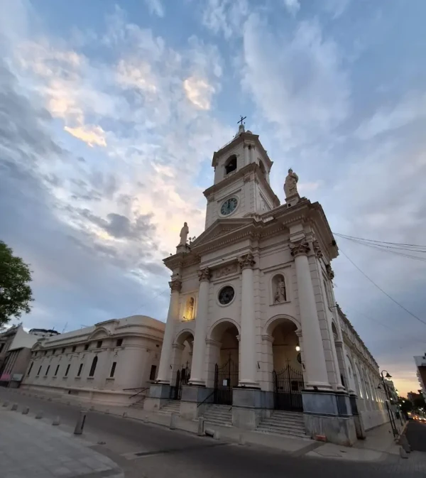 Viernes con tarde agradable y desmejoramiento hacia la noche: el pronóstico para este 28 de agosto en Corrientes