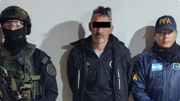 Detuvieron a “Bebote” Álvarez, histórico líder de la barra de Independiente: lo investigan por una presunta red narco internacional