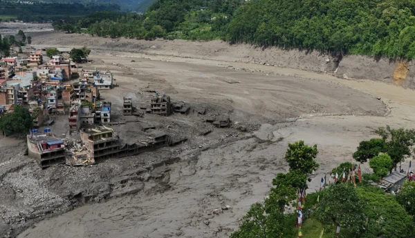 Alud en Nepal y China: hay más de 700 víctimas fatales y buscan a 3.000 desaparecidos