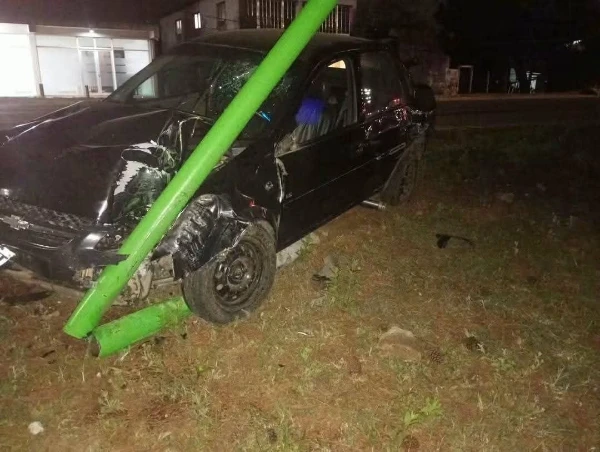 FUERTE CHOQUE EN RUTA 118: TÓTEM DE FOTOMULTAS QUEDÓ HECHO PEDAZOS