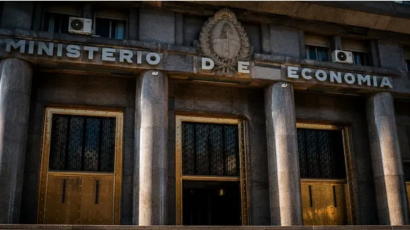 Deuda en pesos: Economía enfrenta vencimientos por más de $20 billones en septiembre, ¿qué espera el mercado?