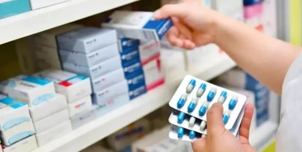 Advierten que los medicamentos en la Argentina cuestan hasta cuatro veces más que en el exterior
