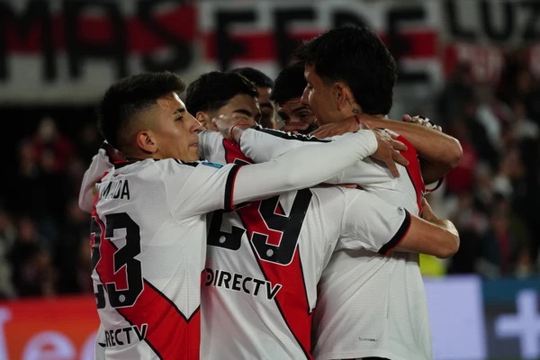 River venció al bravo Independiente Rivadavia y el Monumental terminó ilusionado