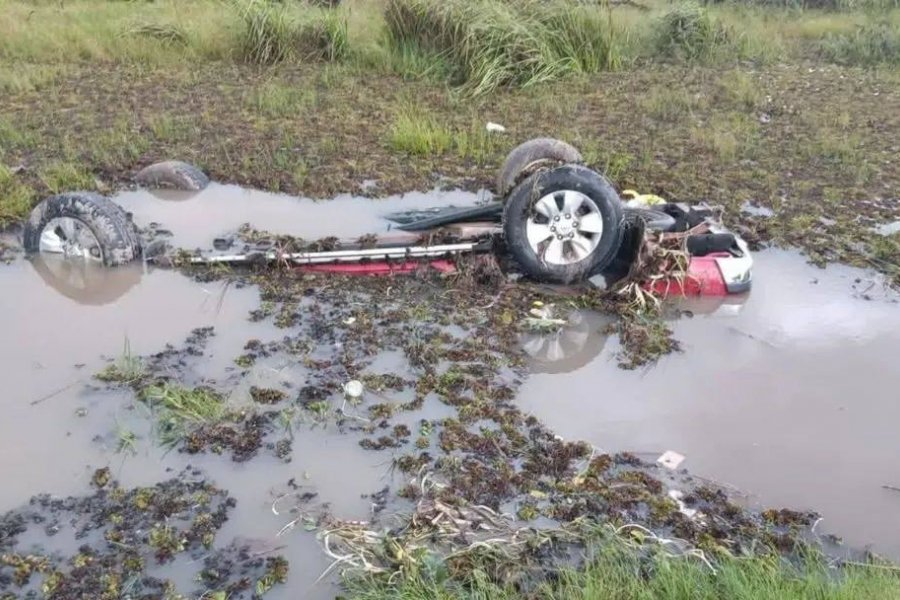 Casi una tragedia: derrape y vuelco en Corrientes