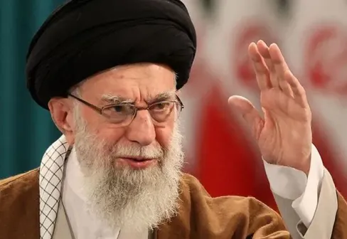 Quién es Alí Jamenei, el ayatolá de Irán que fue blanco directo de Israel y Estados Unidos