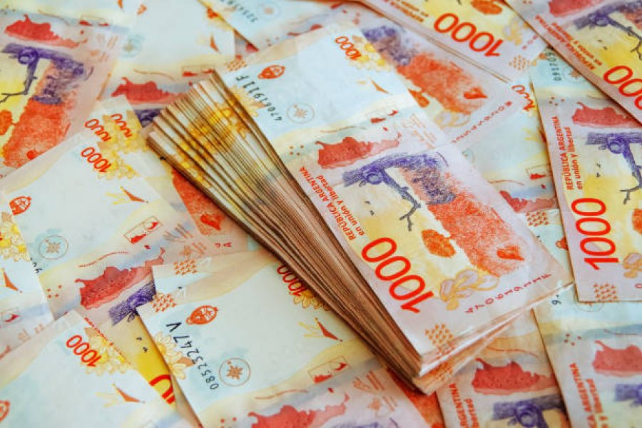 El gobernador anunció un bono de $600 mil por el Día del Trabajador y un refuerzo de $1,2 millones p