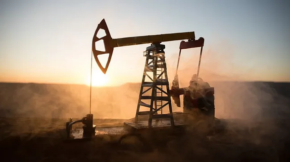 El precio del petróleo ya subió un 55% a un mes del inicio de la guerra en Medio Oriente