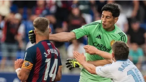 Durísima sanción para Esteban Andrada en España: el castigo que lo sacaría de Zaragoza