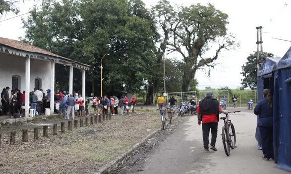 En las zonas afectadas se montaron puestos sanitarios para asistir a los afectados por las inundaciones.