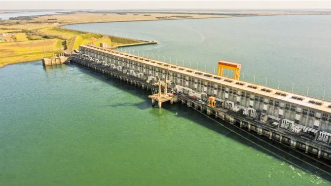 DURANTE AÑOS YACYRETÁ NO ABONÓ LAS REGALÍAS A LA PROVINCIA DE CORRIENTES.