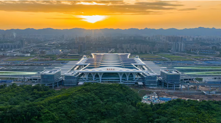 Chongqing East Railway Station, China. Foto: Instagram @peoples_daily