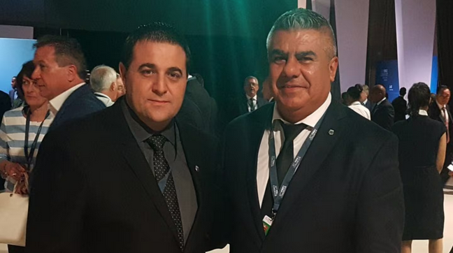 Pablo Toviggino, tesorero de la AFA, junto a Claudio "Chiqui" Tapia, titular de la asociación. (Foto: @TovigginoPablo/X)