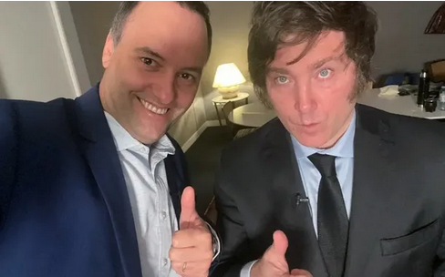 Manuel Adorni y Javier Milei