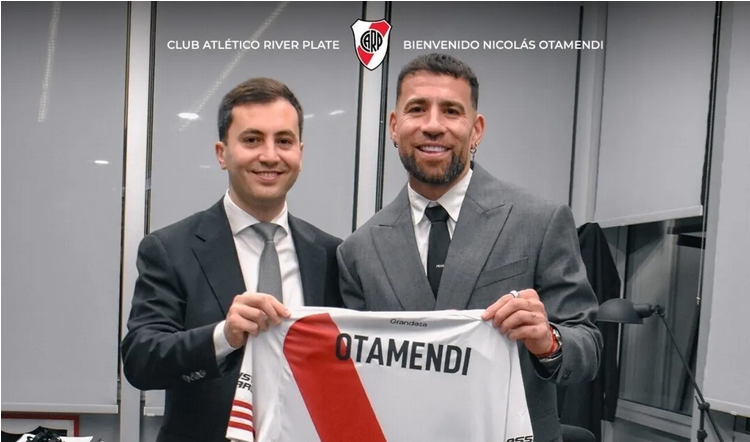 La bienvenida oficial de River a Nicolás Otamendi tras su paso por Benfica.