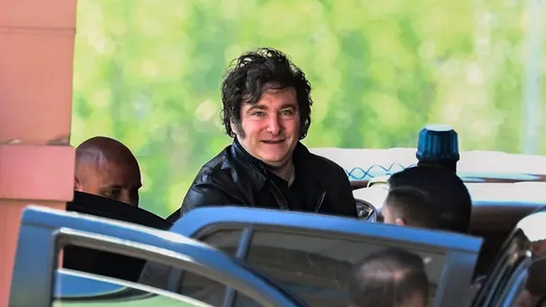 Javier Milei, otra vez de viaje.