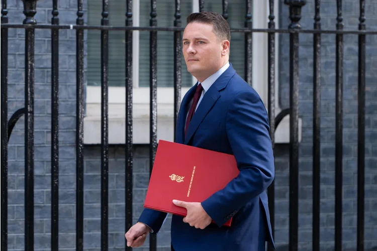 "Nuestro compromiso con las Malvinas es absoluto e inquebrantable", dijo el ministro de Defensa británico, Wes Streeting.